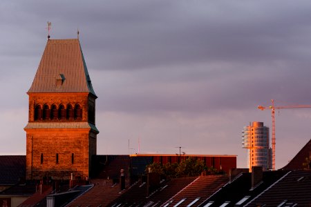 Meinolphus Kirche und Exzenterhaus im Abendrot