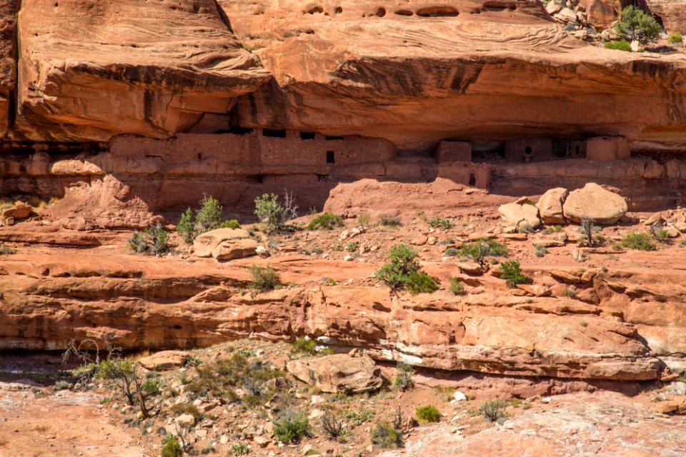 Overhanging rock that provides shade to the dwellings