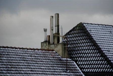 Ich habe schon Christstollen gegessen, die hatten mehr Puderzucker als dieses Dach.