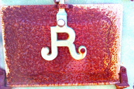 R