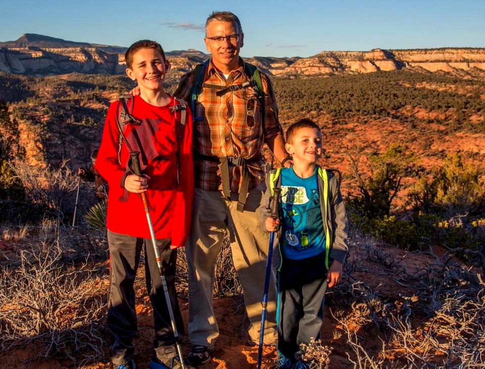 Kanab FO manager Harry Barber leads youth on a nature hike. Photo by Bob Wick