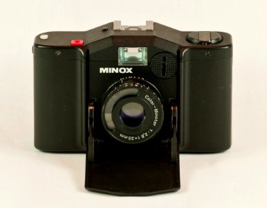 Minox 35 EL photo