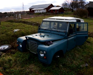 Chassis-less Land Rover photo
