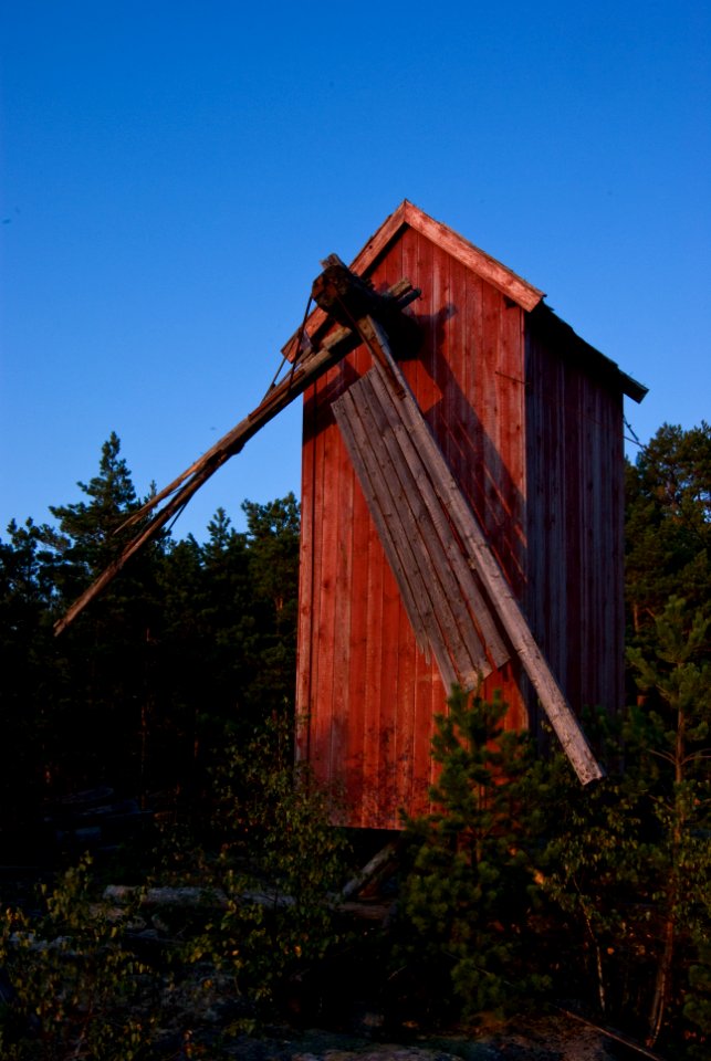 A broken windmill