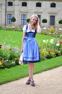 Oktoberfest-Dirndl-Dirnd-BH-Hunkemöller-Wiesn-Fashionblog-Modeblog-Frankfurt-München-Würzburg09