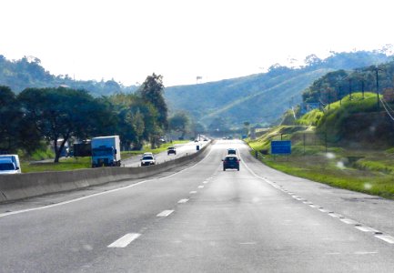 Estrada entre Santa Isabel e Arujá - SP photo