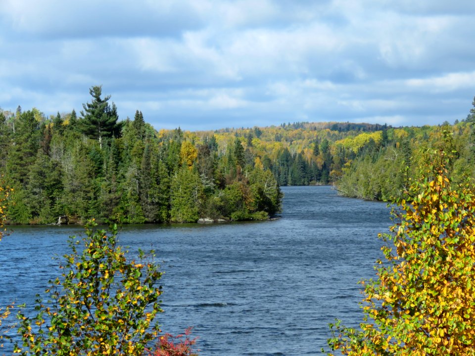171004-FS-Superior-SAR-ninemilelake