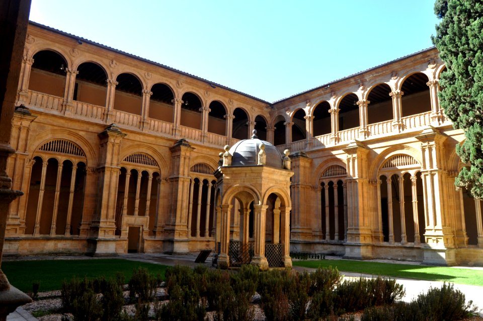 Salamanca. Convento de San Esteban. Claustro