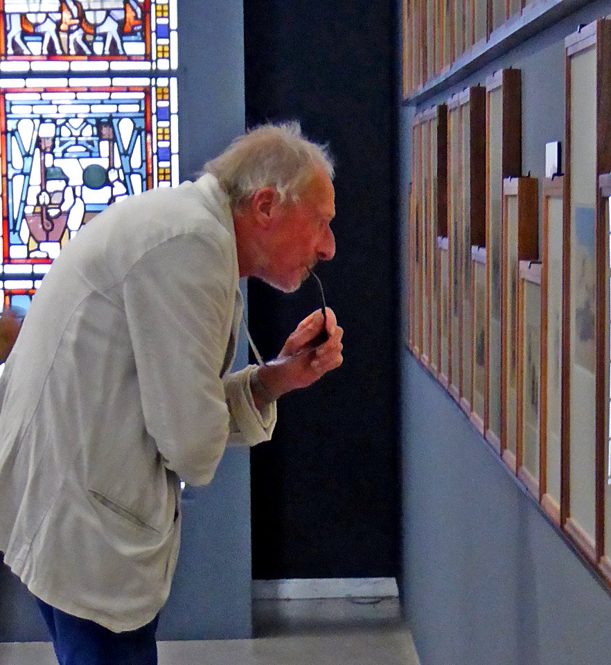Carefully looking at Bram van der Leck