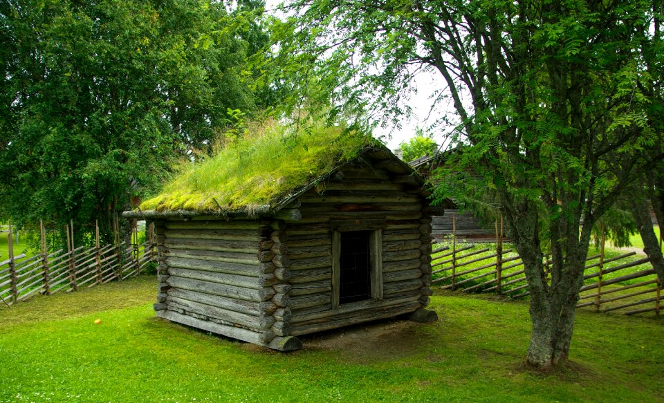 Grass roof closing chalet
