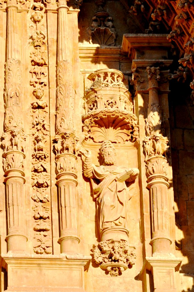 Salamanca. San Esteban. Fachada. San León Magno