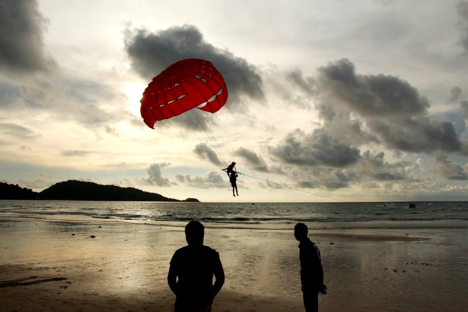 Beach Parachuting , Phuket