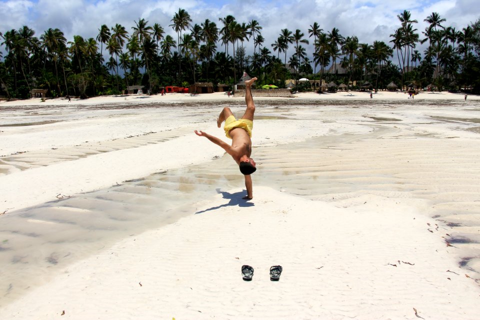 Beach life - Zanzibar - Low water time