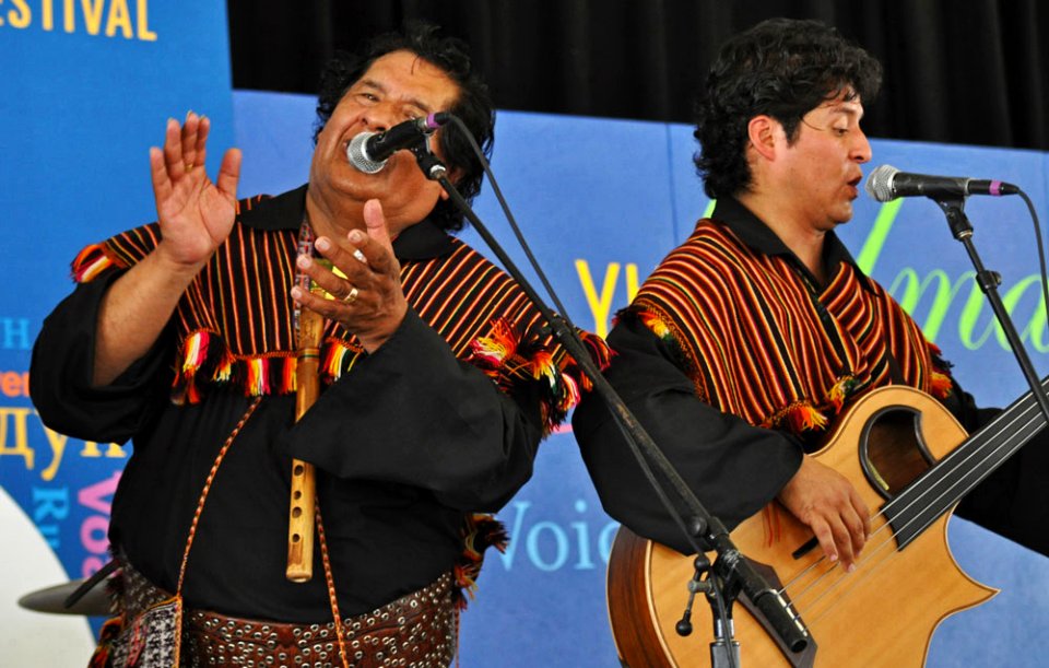 Roberto Sahonero Gutiérrez performs with his son, Roberto Sahonero Cuellar