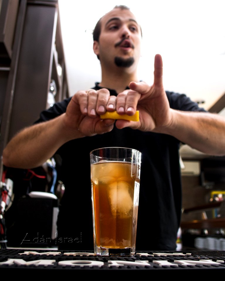 Coctelero-Embajador-Monin