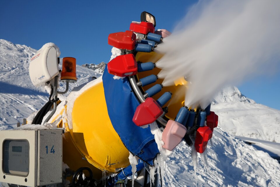 Snow snow making system snow guns