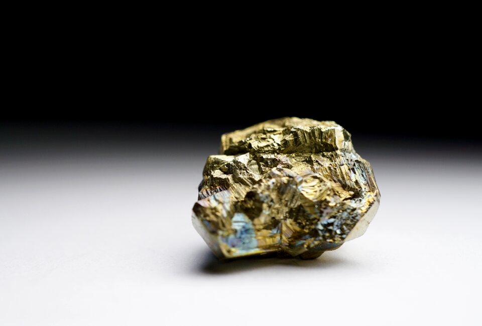 Iron gravel mineral macro