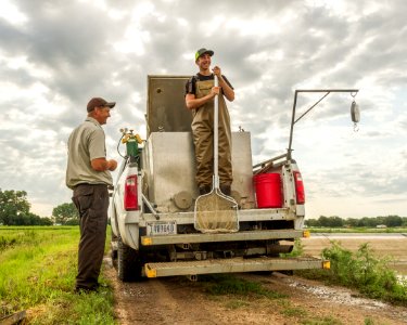 Hatchery workers at Gavins Point NFH