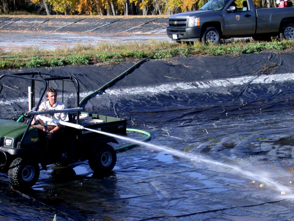 Washing lined ponds