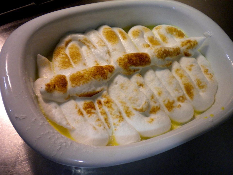 Natillas con merengue dorado