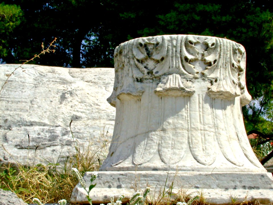 Pillar socket in Korinth