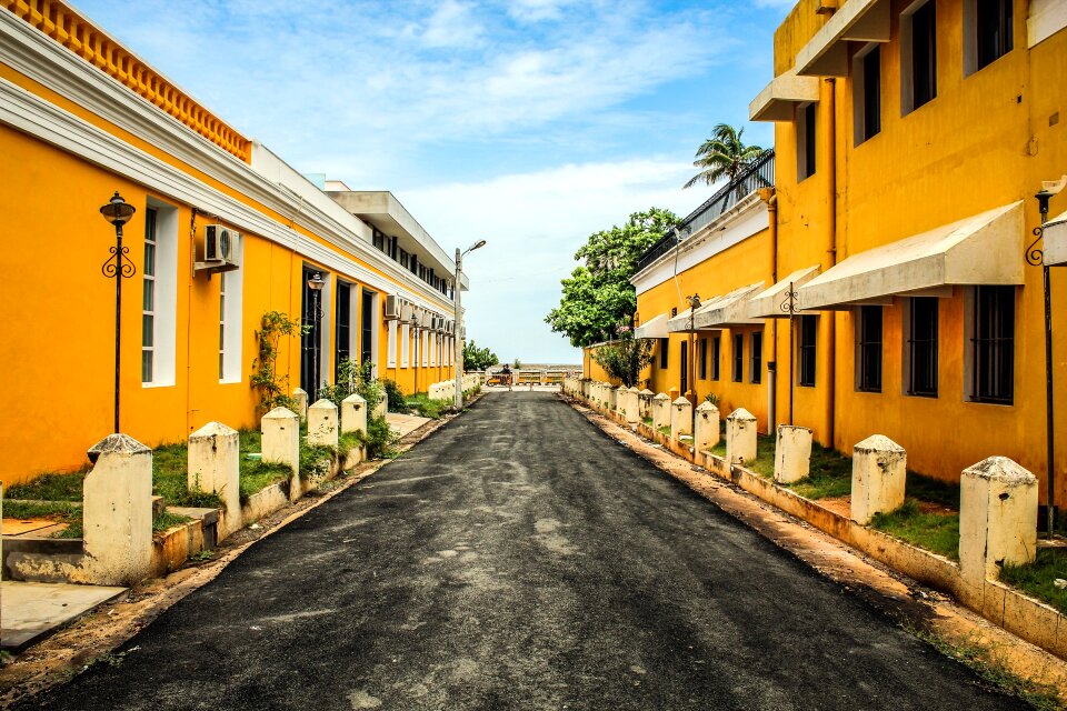 Colonial landmark city