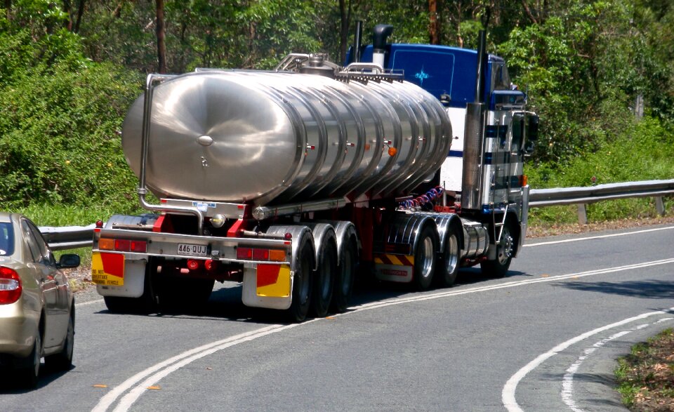 Metal vehicle road