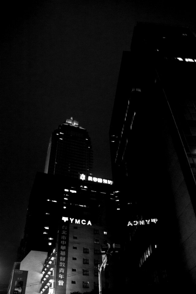 Good night, buildings