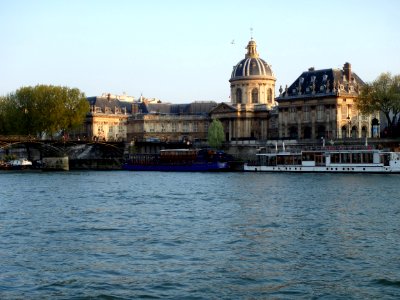 bords de seine en fin de journée