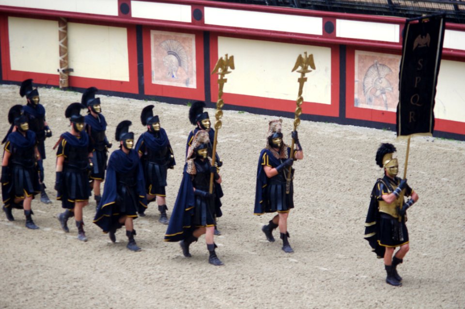 romains puy du fou
