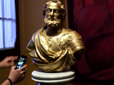 Busto de Hernán Cortés en el Castillo de Chapultepec photo