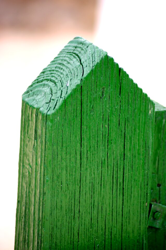 Post pile dark green