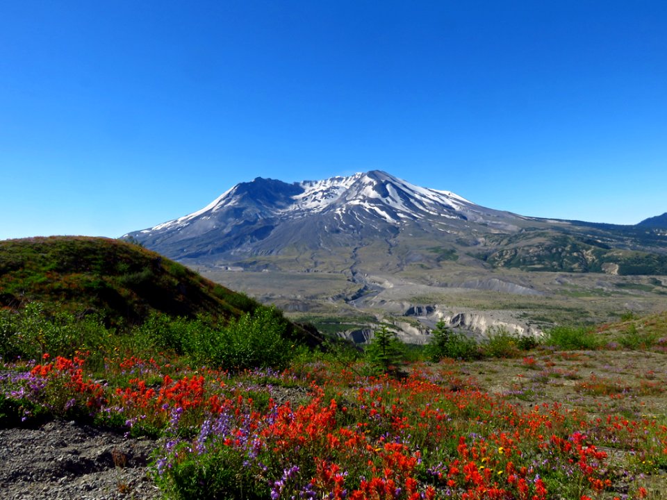 Loowit Falls Hike at Mt. St. Helens NM in Washington