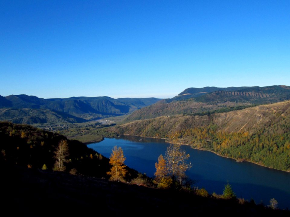 Coldwater Lake Trail at Mt. St. Helens