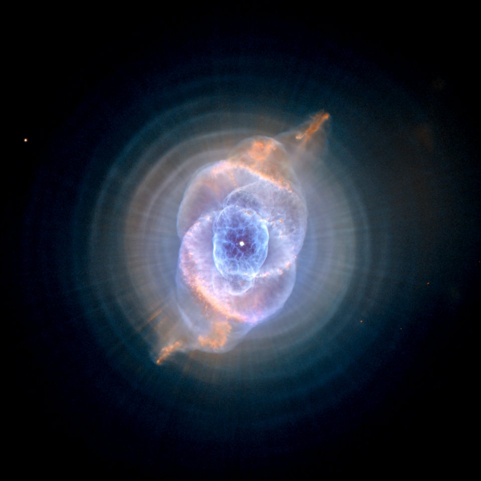 Dying star creates fantasy-like sculpture of gas and dust