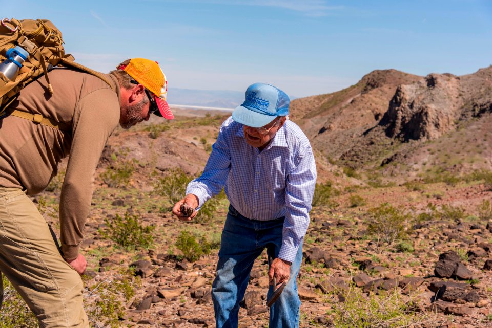Afton Canyon, Rockhounding