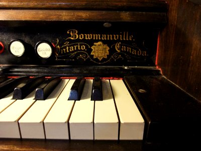 [Bowmanville label detail] Parlor reed organ