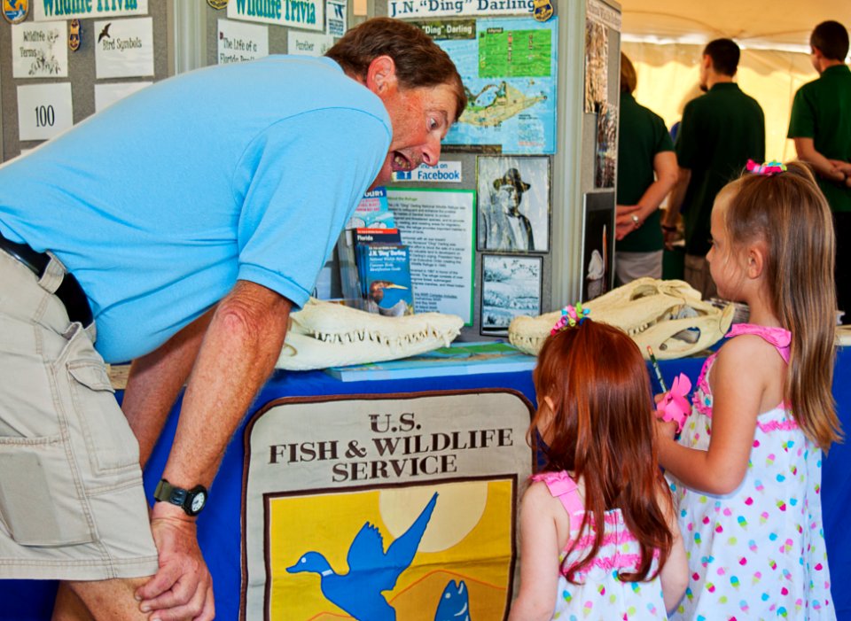 Ken from R. N. "Ding" Darling National Wildlife Refuge talks to Delilah and Leah