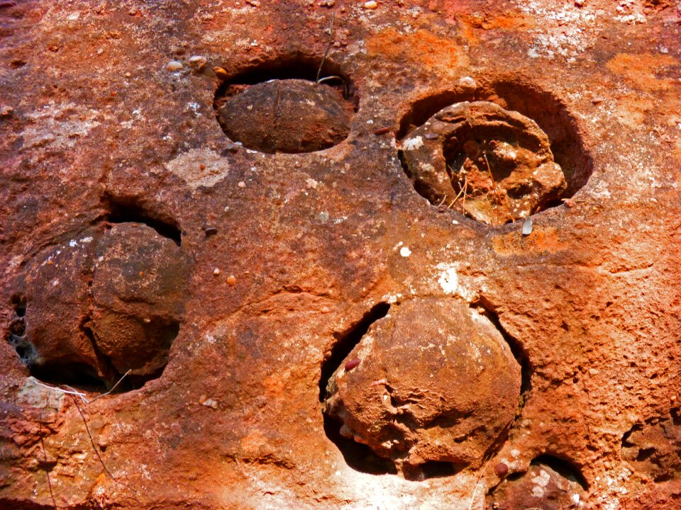 Red sandstone scale erosion