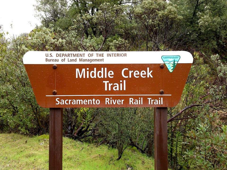Sign for the Sacramento River Rail-Trail Middle Creek Trail