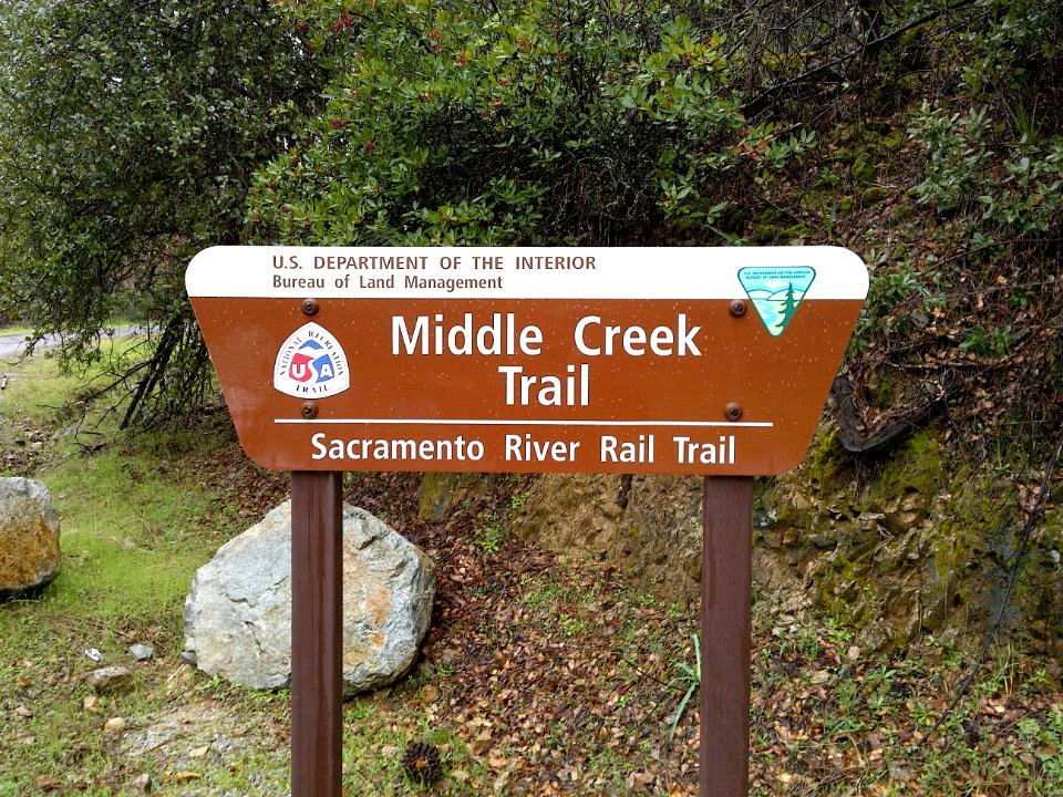Sign for the Sacramento River Rail-Trail Middle Creek Trail