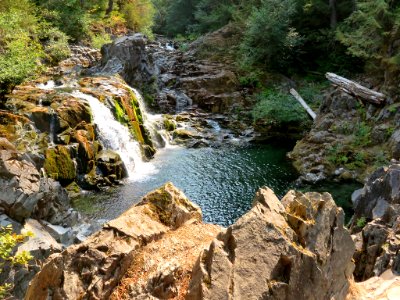 Sawmill Falls at Santiam River in Oregon