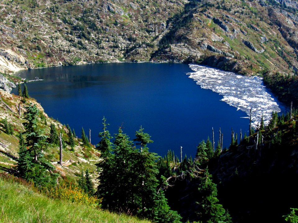 St. Helens Lake at Mt. Margaret Backcountry in WA