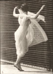 Woman in dress dancing (rbm-QP301M8-1887-189a~6)