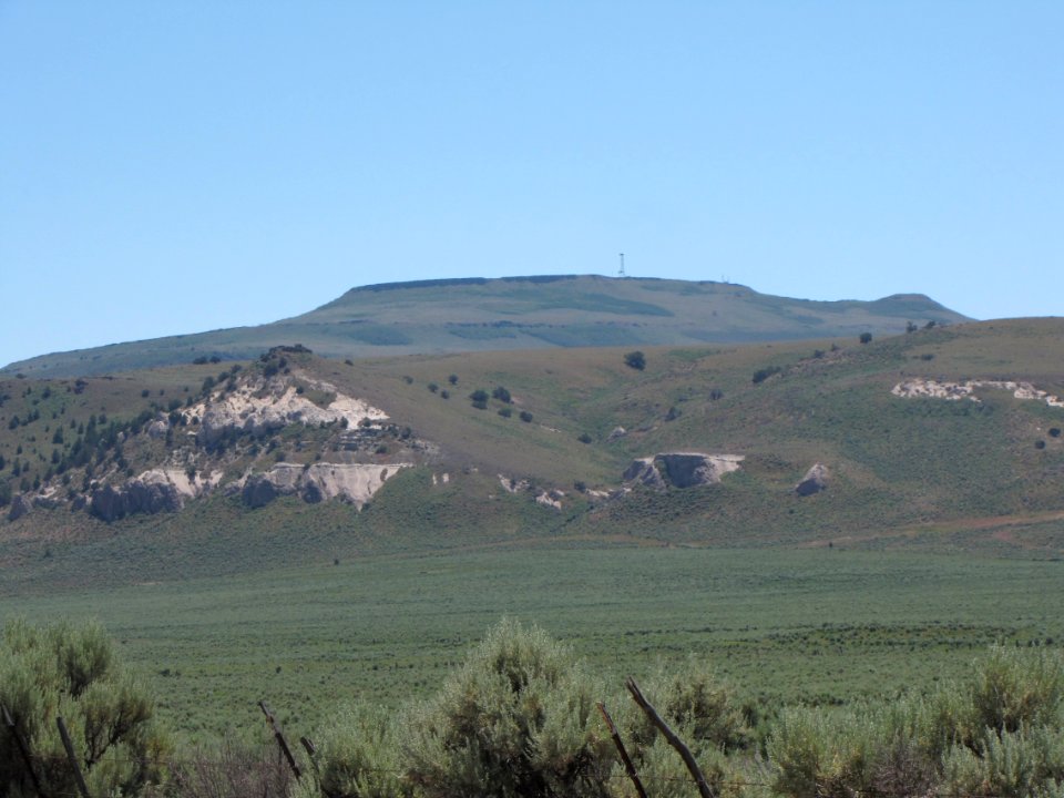 Surprise Valley Barrel Springs Back-Country Byway