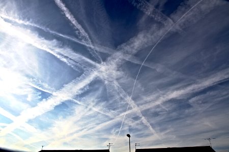 Morning chemtrail madness photo