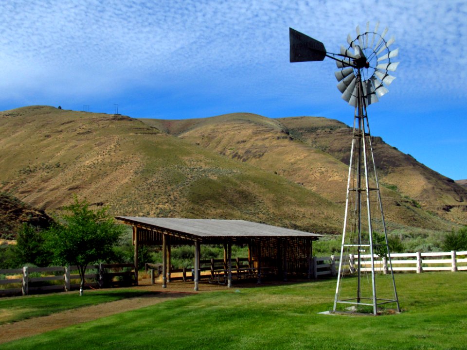 Murtha Ranch at Cottonwood Canyon SP in OR