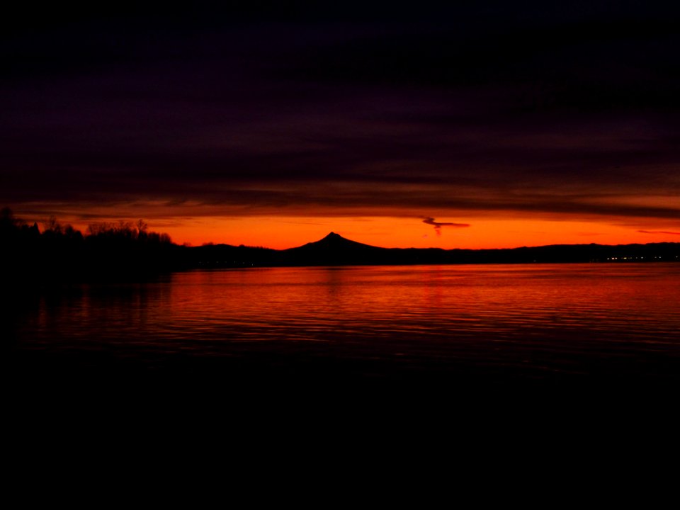 Sunrise at Columbia River 12/8/17