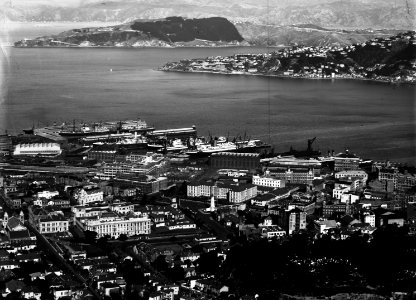 42; Wellington Business Area and Harbour - Circa 1935