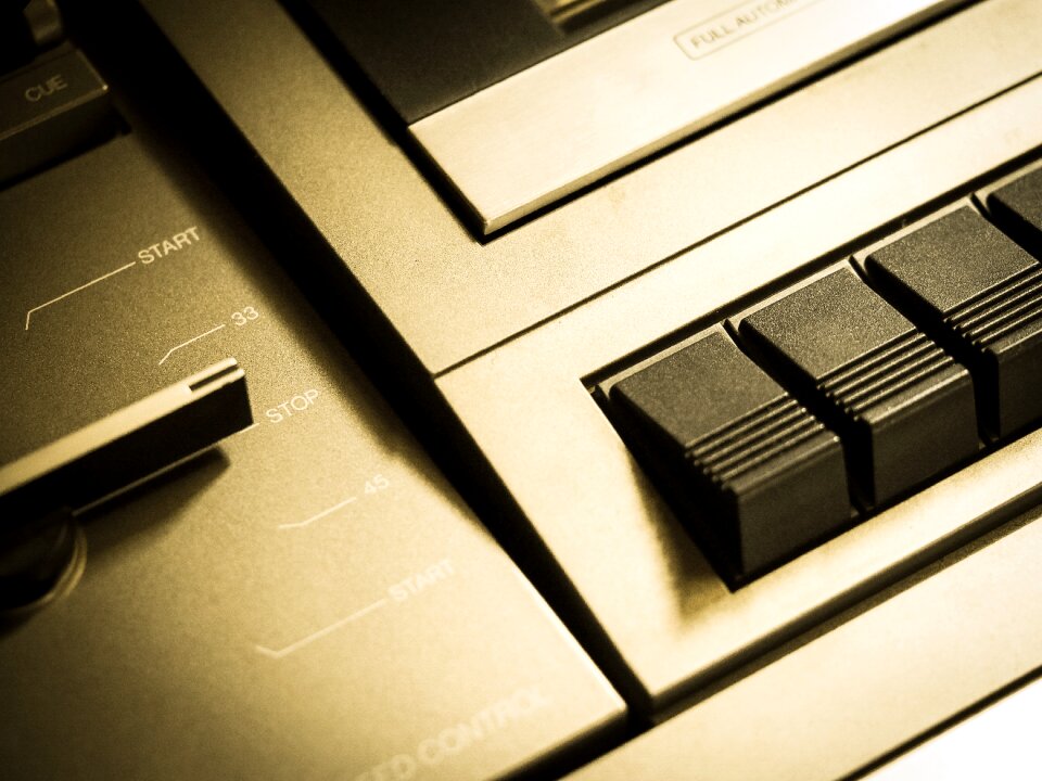 Hang up audio device plate